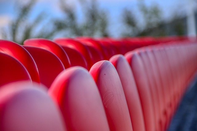 现出强大的 现出强大的