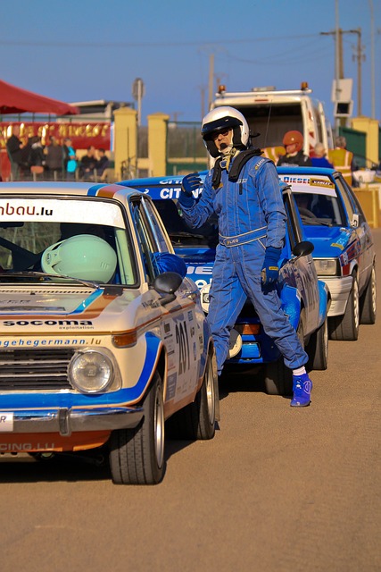 冠疫情的持 冠疫情的持